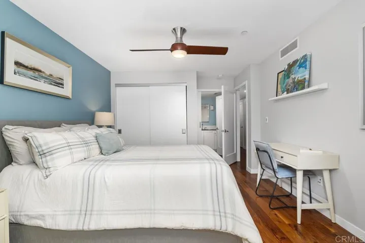 215 2nd Street #101, Encinitas, California 92024