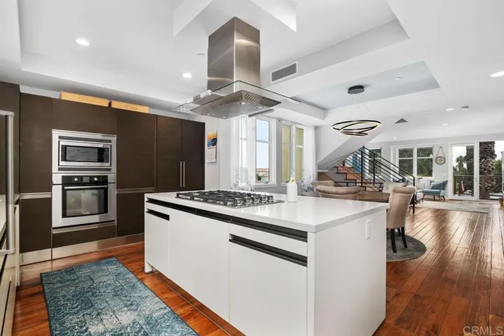 215 2nd Street #101, Encinitas, California 92024