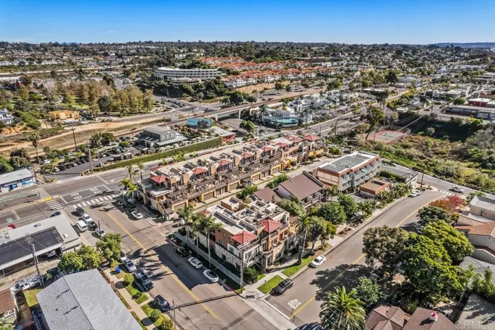 215 2nd Street #101, Encinitas, California 92024