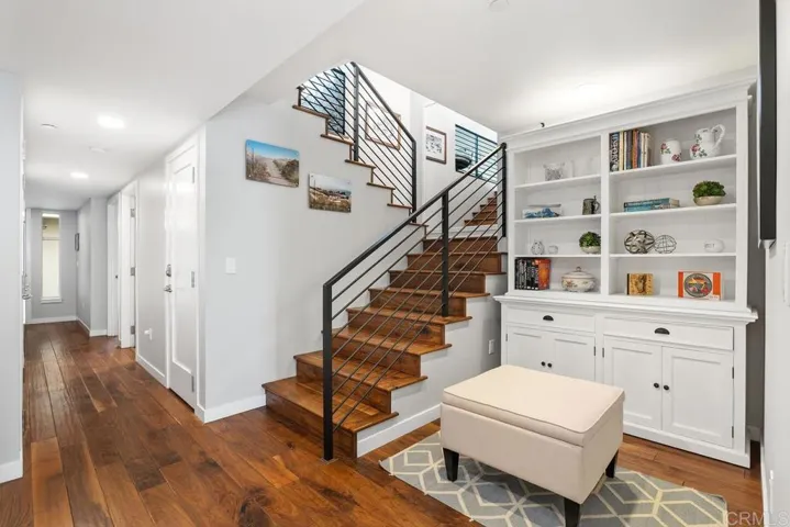 215 2nd Street #101, Encinitas, California 92024