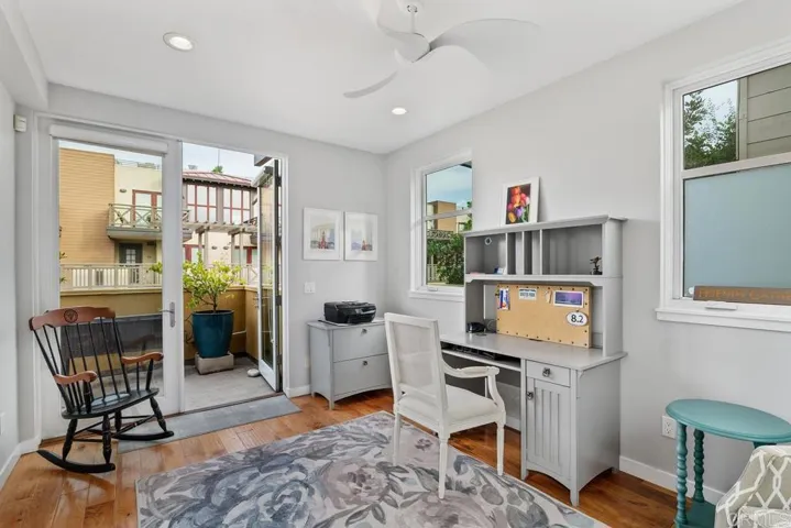 215 2nd Street #101, Encinitas, California 92024