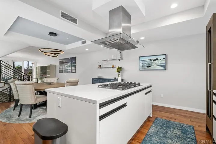 215 2nd Street #101, Encinitas, California 92024