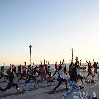 Free yoga at Redondo Beach Pier