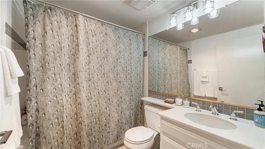 Hallway/second full bathroom