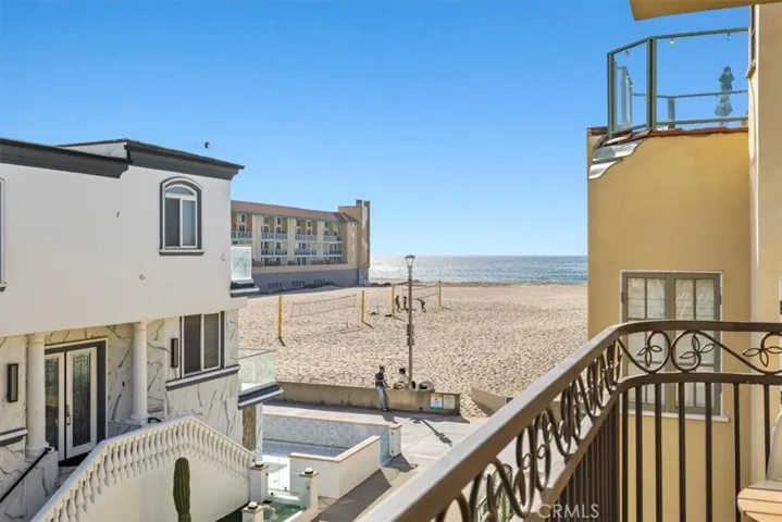 30 The Strand 2, Hermosa Beach, California 90254