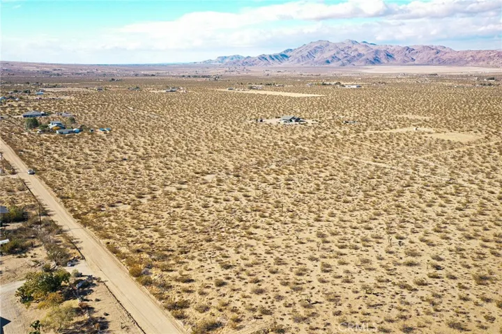 3 Buenos Aires Road, Lucerne Valley, California 92356