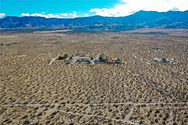 3 Buenos Aires Road, Lucerne Valley, California 92356