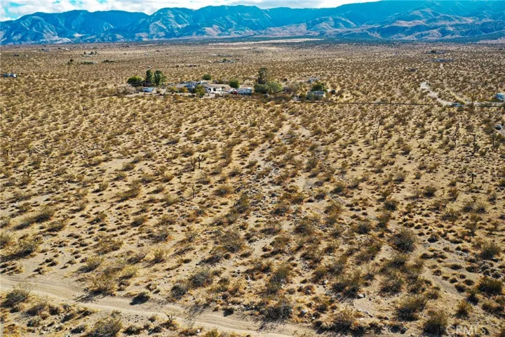 3 Buenos Aires Road, Lucerne Valley, California 92356