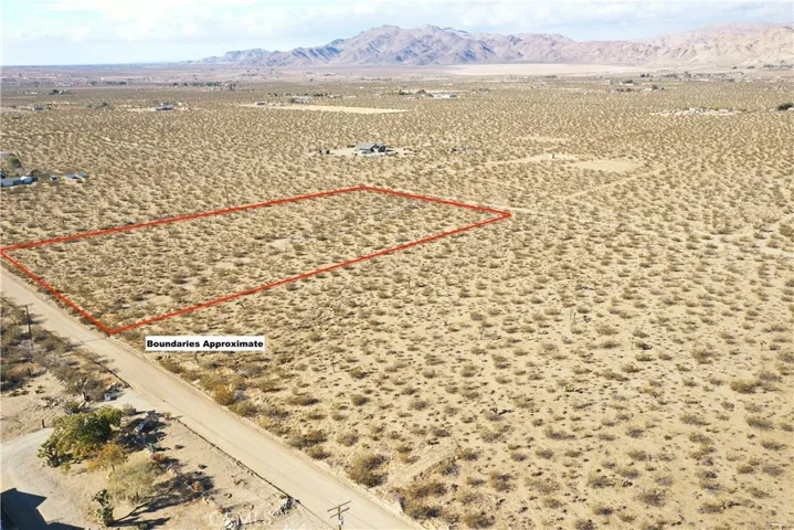 4 Buenos Aires Road, Lucerne Valley, California 92356