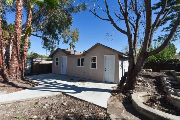 7032 Crebs Avenue, Reseda, California 91335