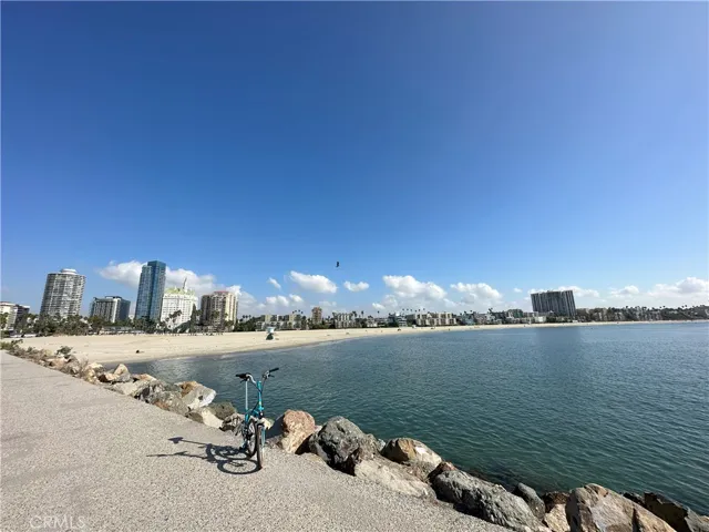 The beauty of serene waterfront of Long Beach & Bromwyn