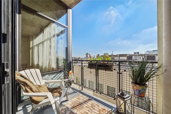 Ahhhhh the Private Balcony Oasis ...