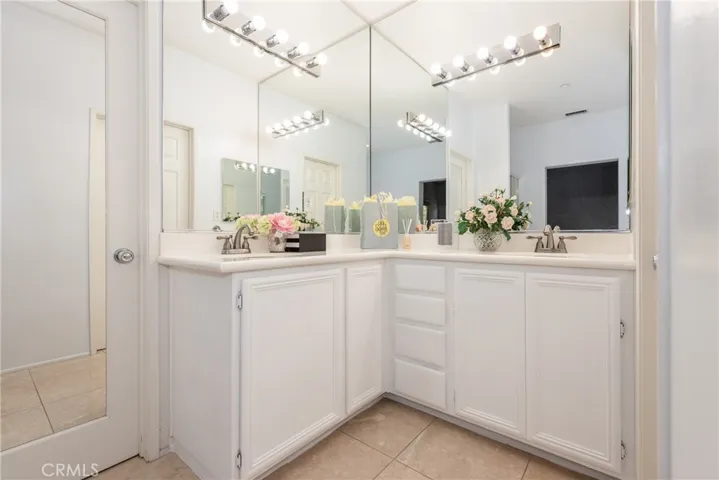 38 Daisy, Irvine, California 92618