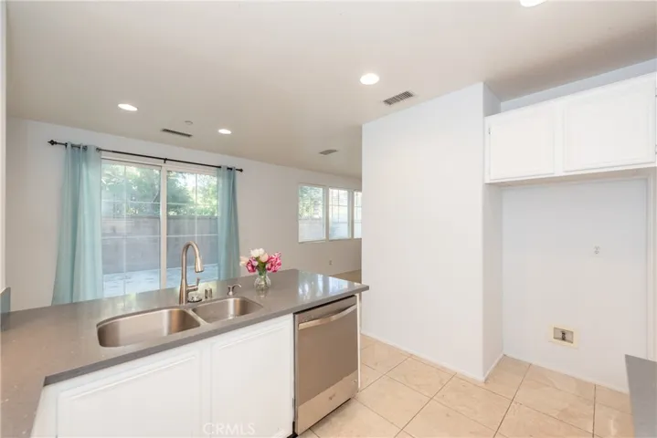 38 Daisy, Irvine, California 92618