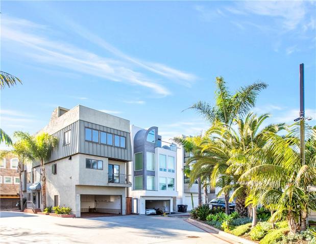 71 B Surfside, Surfside, California 90743