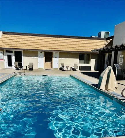 Club pool