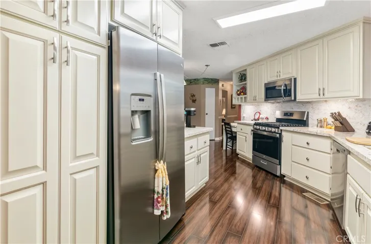 1212 Yellowood Drive, Hemet, California 92545
