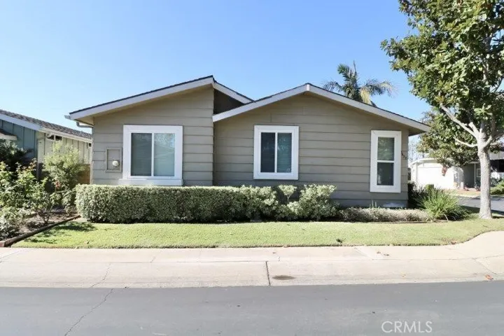 2632 Forest Lake Unit 11, Santa Ana, California 92705