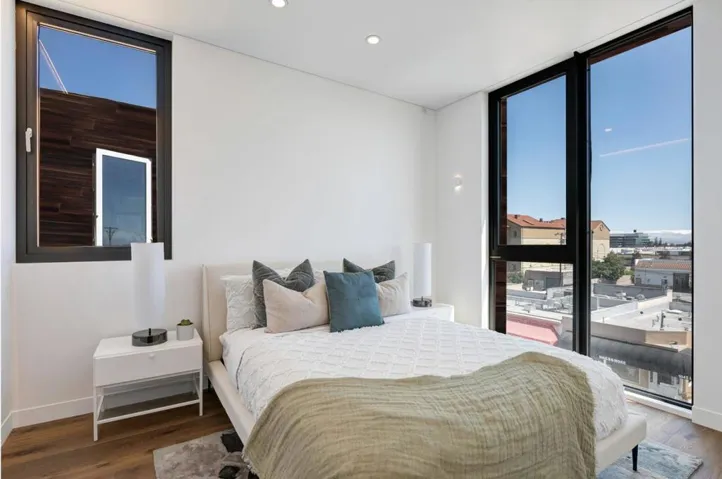 1040 Laurel Street, San Carlos, California 94070