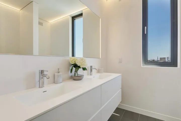 1040 Laurel Street, San Carlos, California 94070