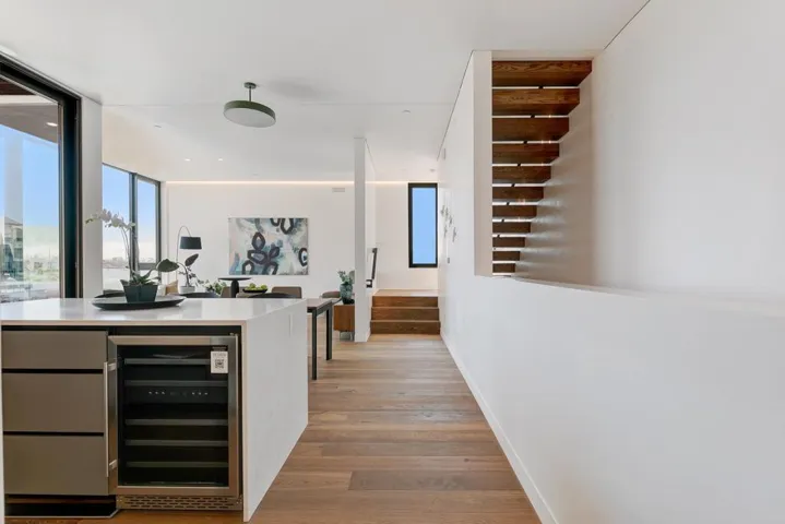 1040 Laurel Street, San Carlos, California 94070
