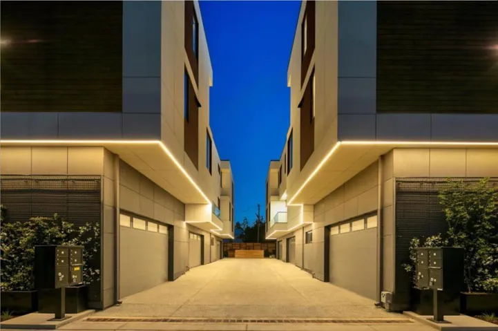 1040 Laurel Street, San Carlos, California 94070