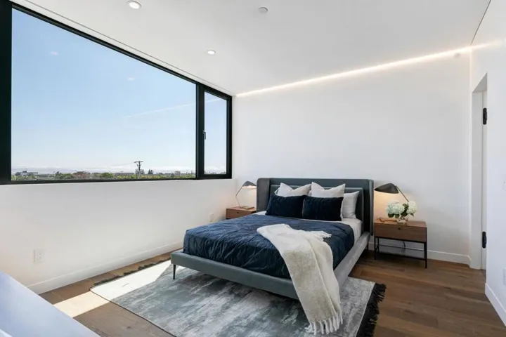 1040 Laurel Street, San Carlos, California 94070