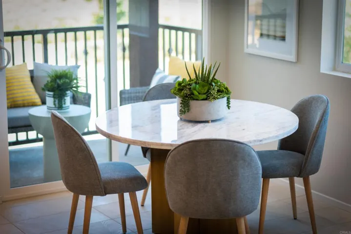 2304 Columba Glen, Escondido, California 92025