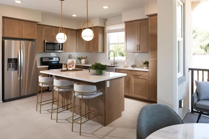 2304 Columba Glen, Escondido, California 92025