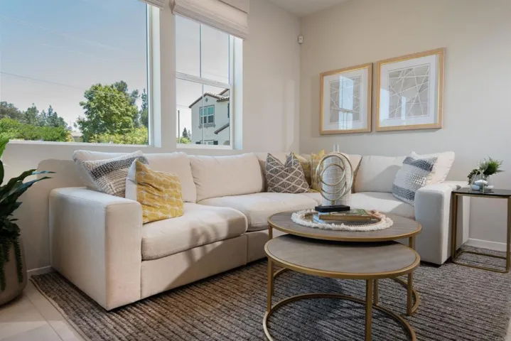 2304 Columba Glen, Escondido, California 92025