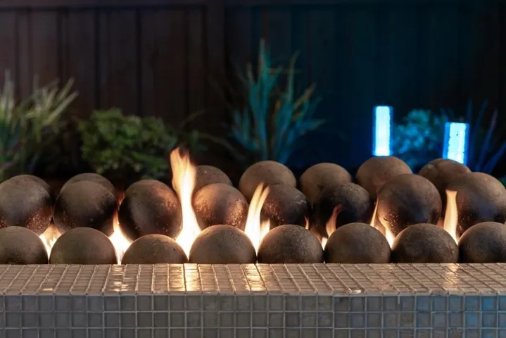 Gas firepit.