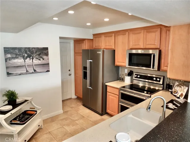 New Stainless Steel Kitchenaid appliances featuring convection double oven and convection microwave