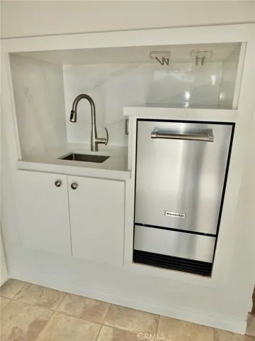 New Wet-bar with ice-maker