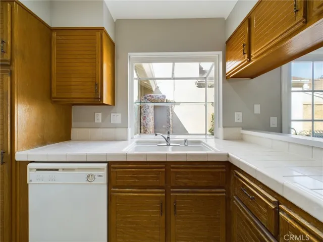 23 Edgestone 139, Irvine, California 92606