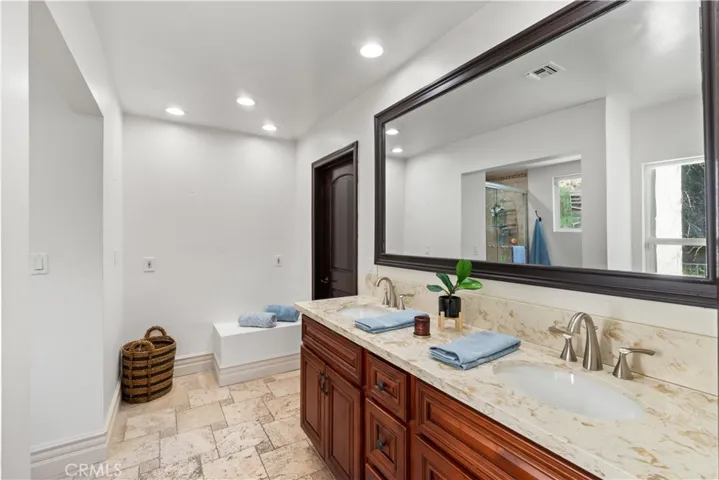 4501 Grimes Place, Encino, California 91316