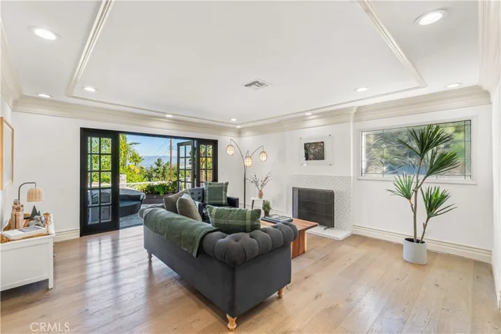 4501 Grimes Place, Encino, California 91316