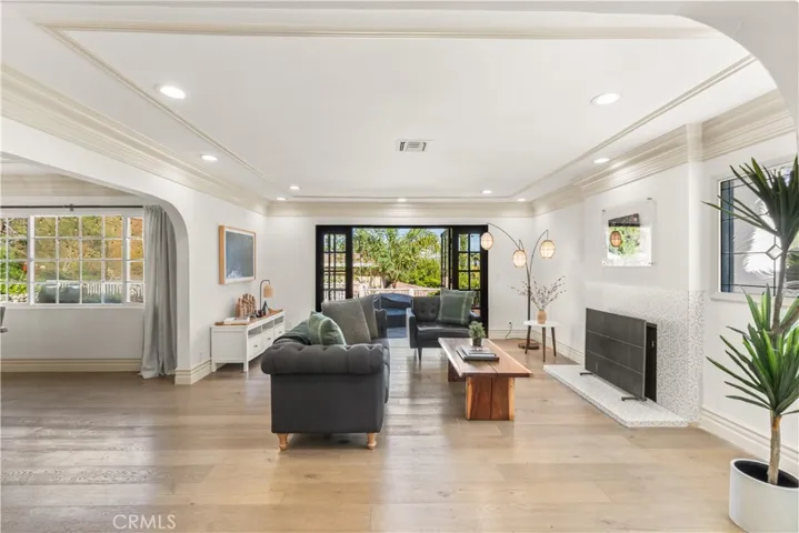 4501 Grimes Place, Encino, California 91316