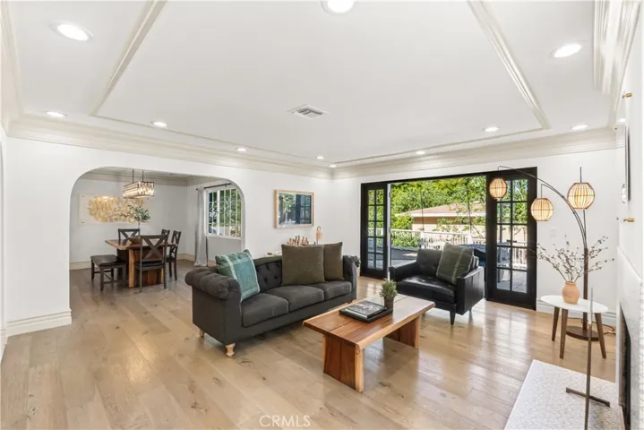 4501 Grimes Place, Encino, California 91316