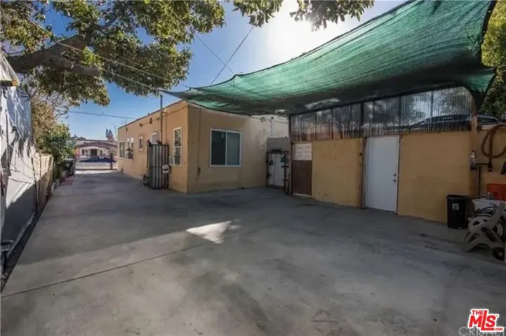 2251 E 105th Street, Los Angeles, California 90002