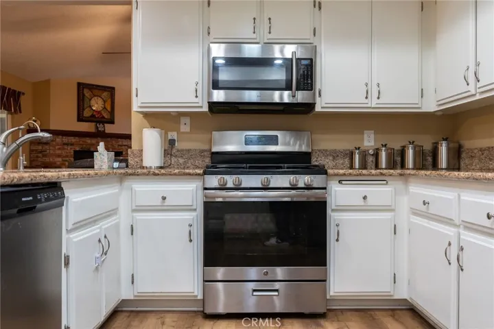 Kitchen granite counters