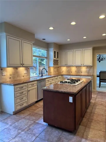 43 Trailwood, Irvine, California 92620