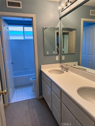43 Trailwood, Irvine, California 92620