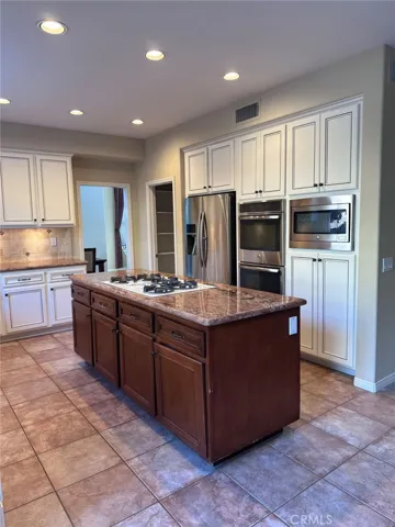 43 Trailwood, Irvine, California 92620