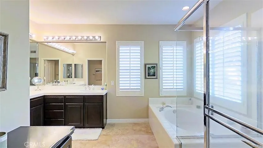 43 Trailwood, Irvine, California 92620