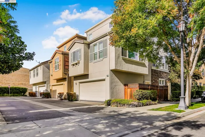 6082 Hillbrook Pl, Dublin, California 94568