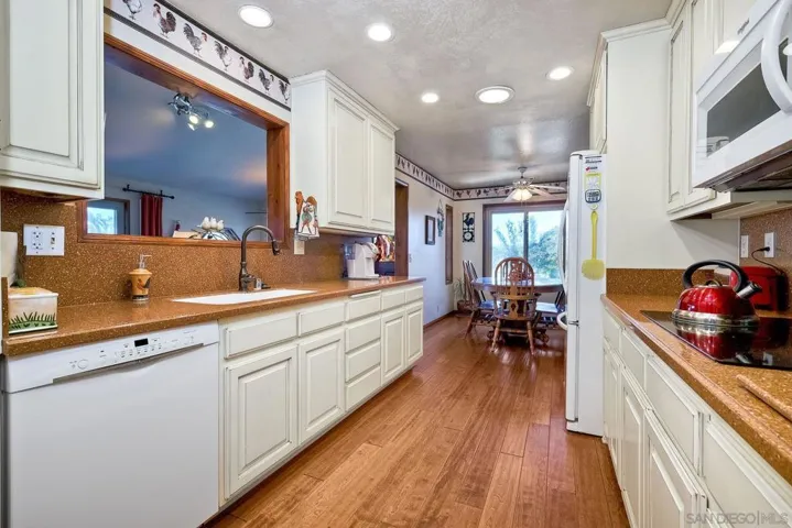 17241 Voorhes Ln, Ramona, California 92065