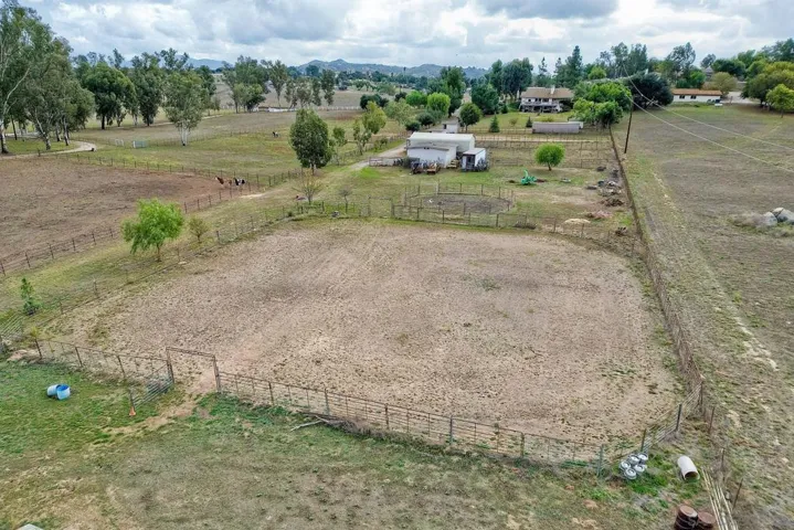 17241 Voorhes Ln, Ramona, California 92065
