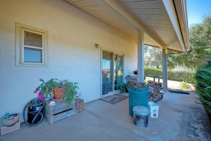 17241 Voorhes Ln, Ramona, California 92065