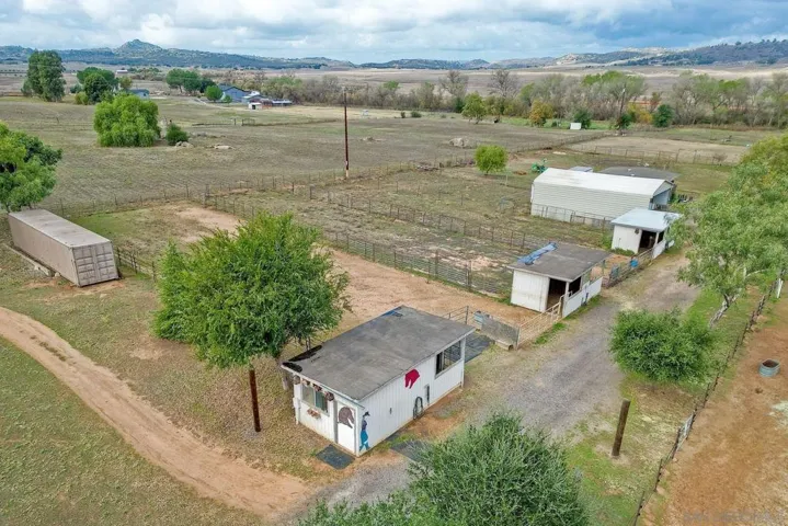 17241 Voorhes Ln, Ramona, California 92065