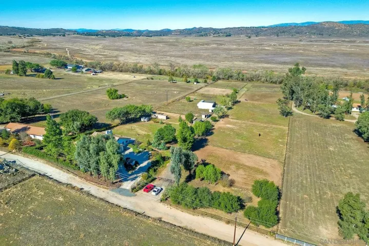 17241 Voorhes Ln, Ramona, California 92065
